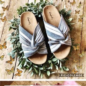 NEW! Hampton Sandal in Navy and White Birkenstock